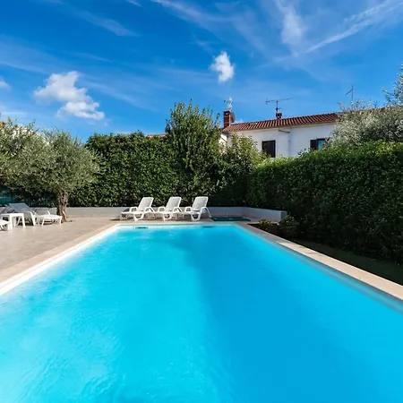 Tatil Evi Mit Pool- Grosser Garten By Interhome *