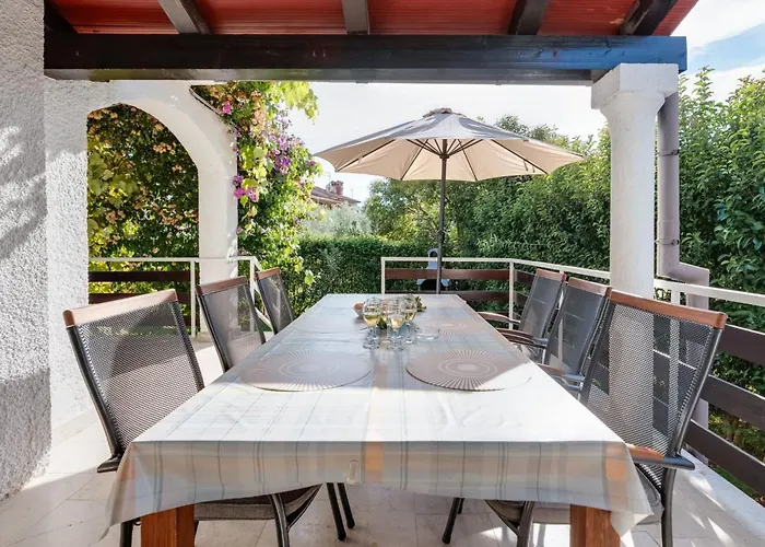 Mit Pool- Grosser Garten By Interhome Tatil Evi