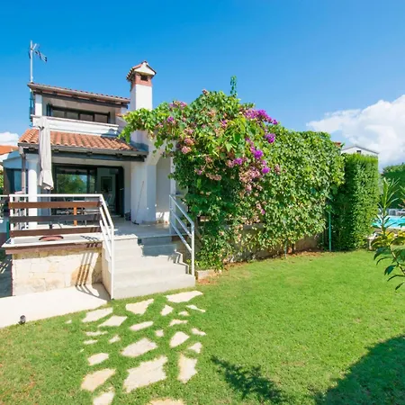 Vakantiehuis Mit Pool- Grosser Garten By Interhome
