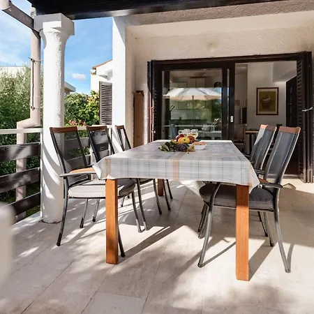 Mit Pool- Grosser Garten By Interhome Ferienhaus Poreč