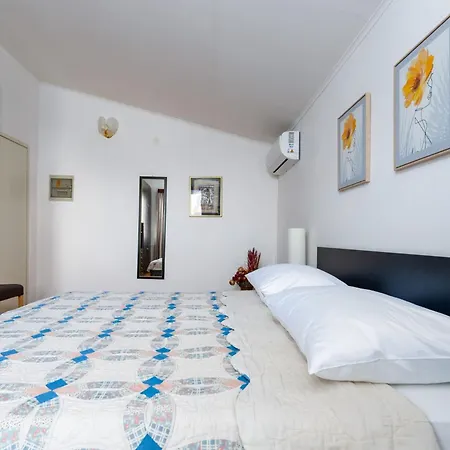 Mit Pool- Grosser Garten By Interhome Holiday home Porec