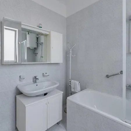 Mit Pool- Grosser Garten By Interhome Casa vacanze *
