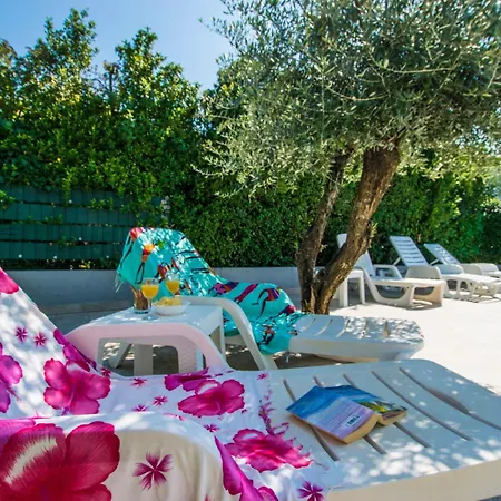 Casa vacanze Mit Pool- Grosser Garten By Interhome