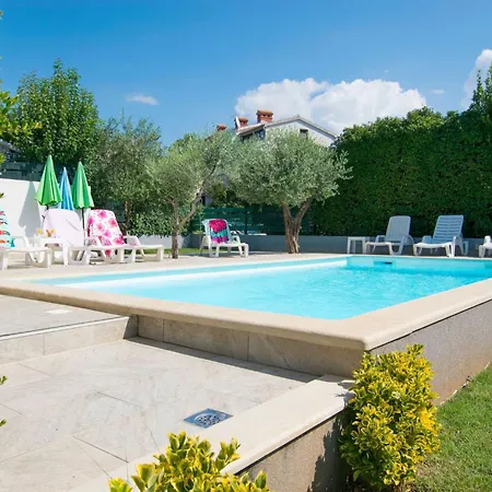 Mit Pool- Grosser Garten By Interhome Casa vacanze *