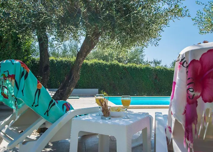 Mit Pool- Grosser Garten By Interhome Ferienhaus Poreč