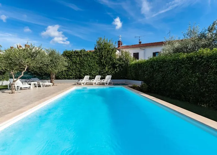 Ferienhaus Mit Pool- Grosser Garten By Interhome *