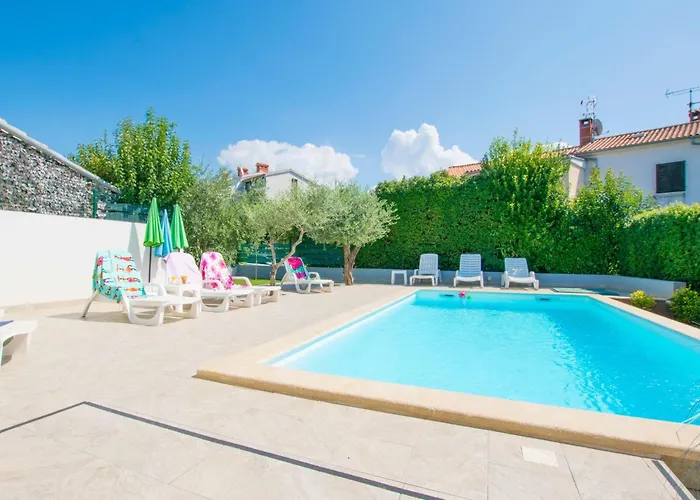 Mit Pool- Grosser Garten By Interhome Feriehus *