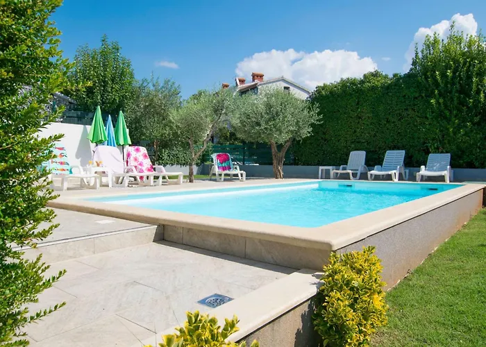 Mit Pool- Grosser Garten By Interhome Feriehus *